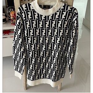 Fendi Monogram Black and White Sweater Fits M/L Vintage Authentic